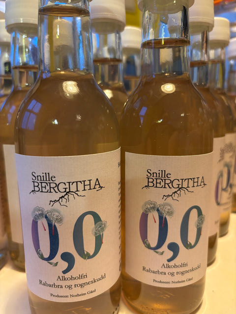 Rabarbra og rogneskudd - Snille Bergitha